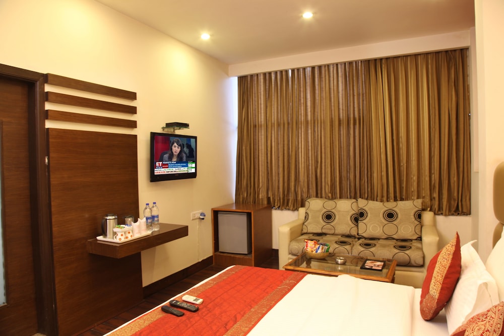 RUPAM HOTEL 55/72