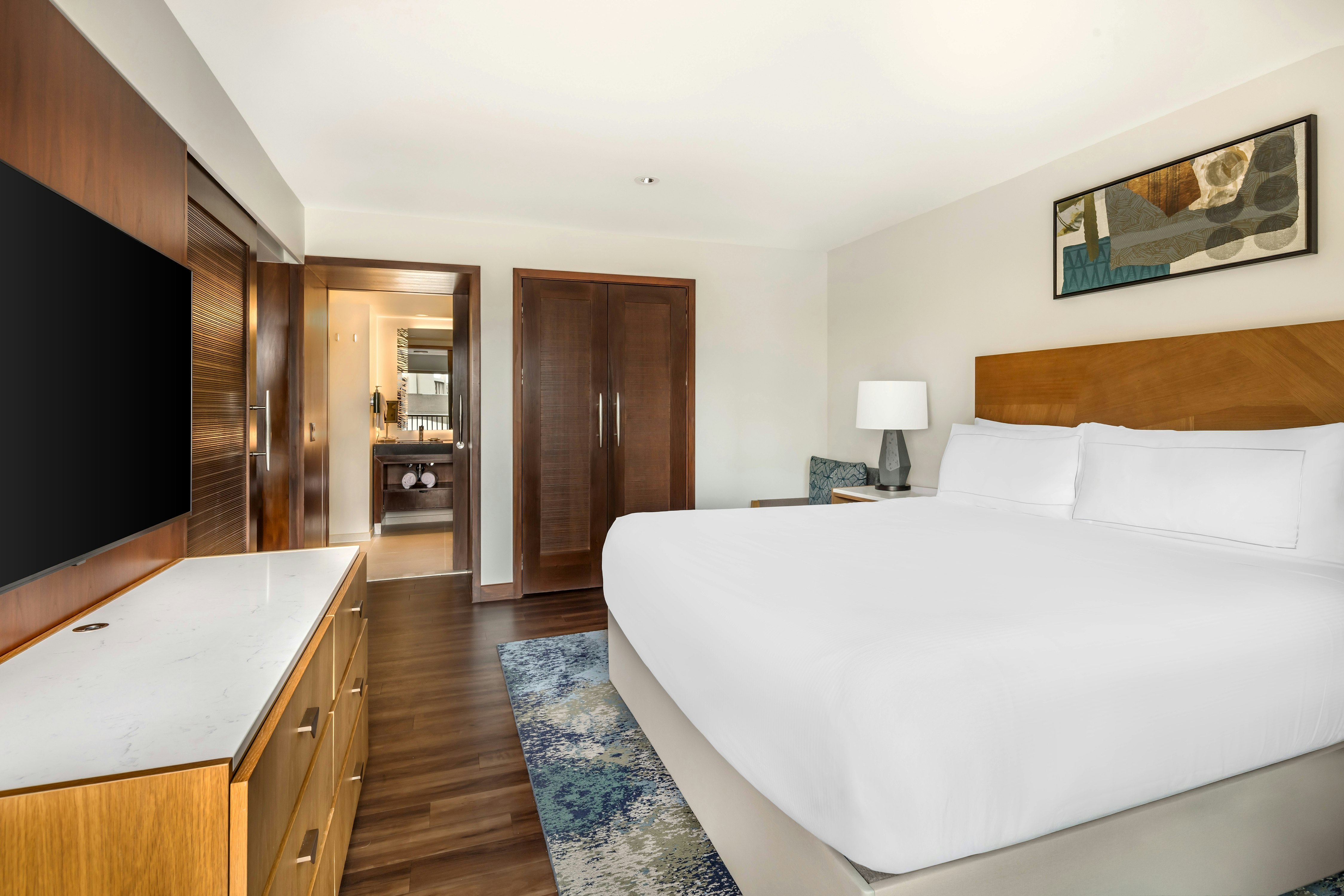 1 BEDROOM, SUITE, KING BED