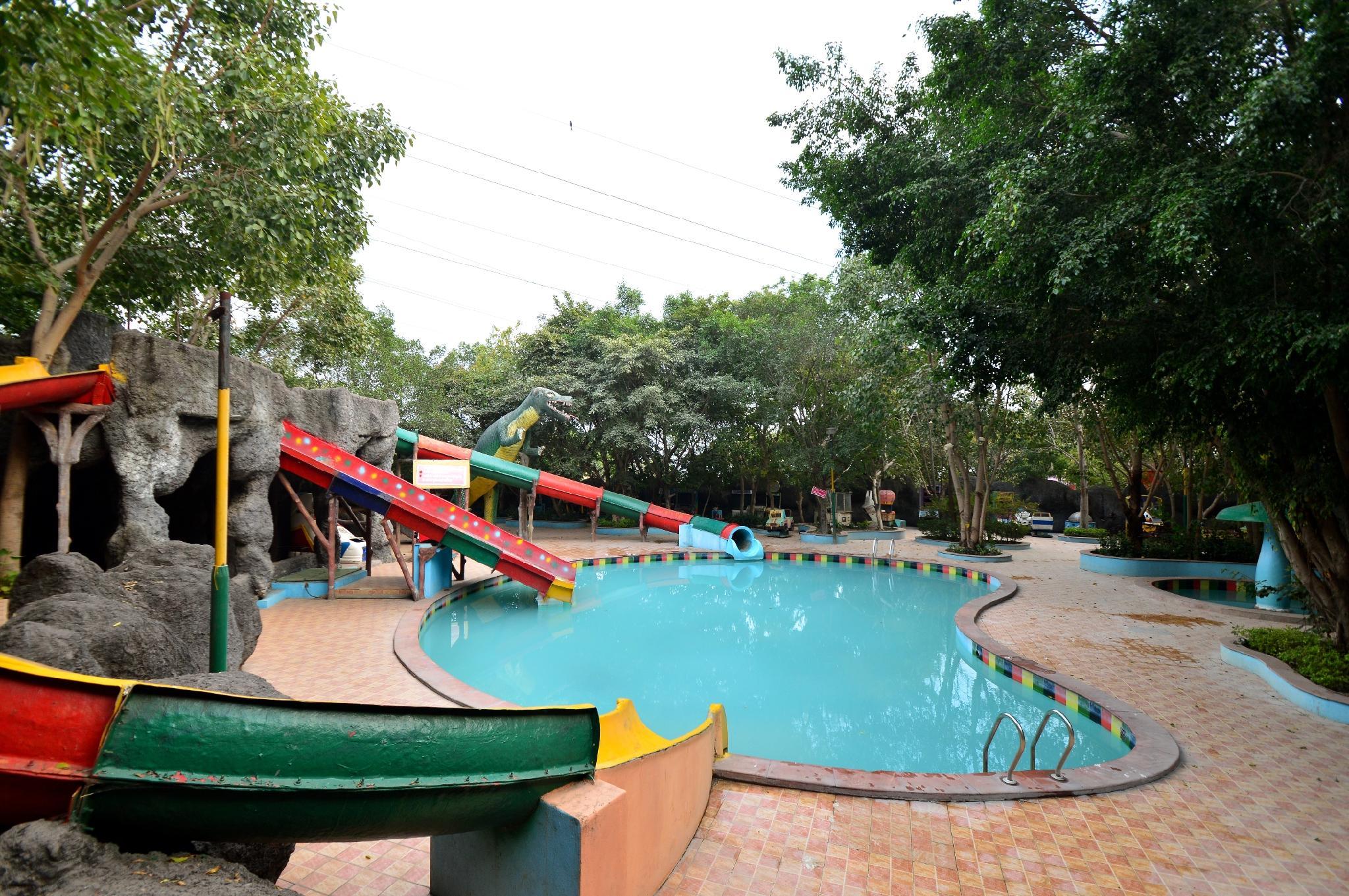 Chokhi Dhani Indore An Ethnic Village Resort 40/45