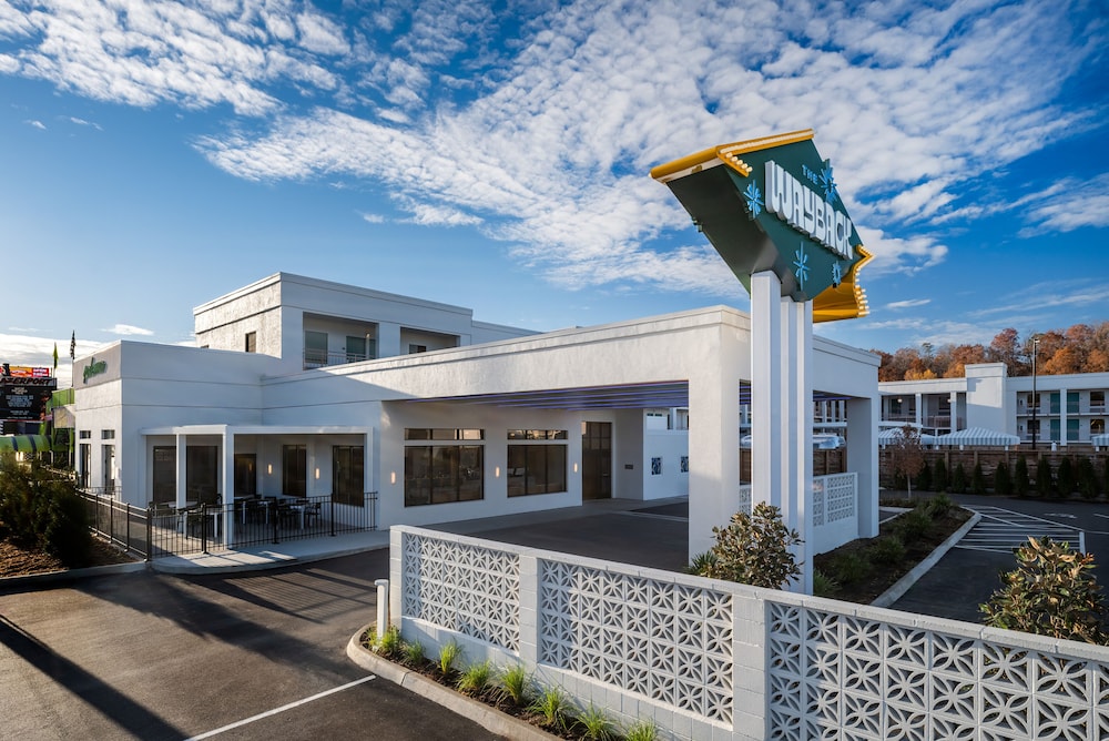 The Wayback Pigeon Forge A Tribute Portfolio Hotel 4/50