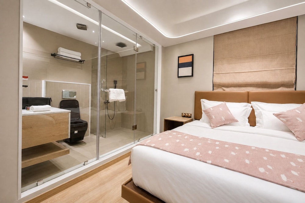 HOTEL POONAM HAVELI 15/50