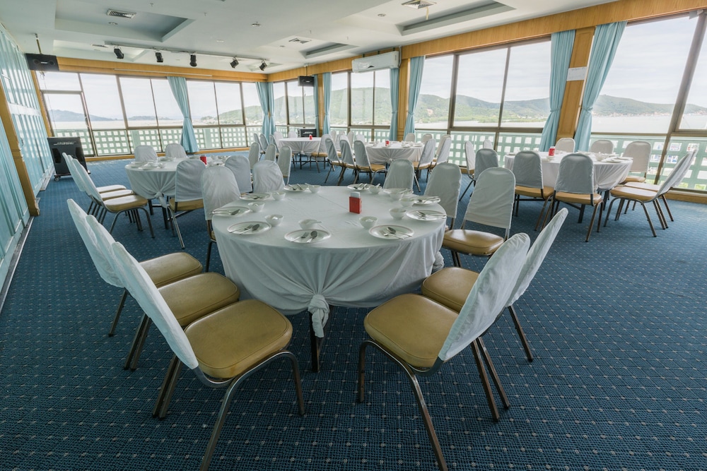 Lake Inn Hotel 40/55