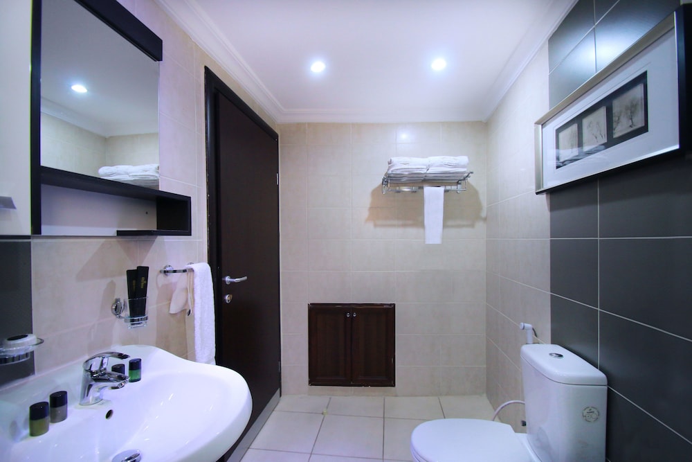 CITY ROSE HOTEL SUITES 15/67