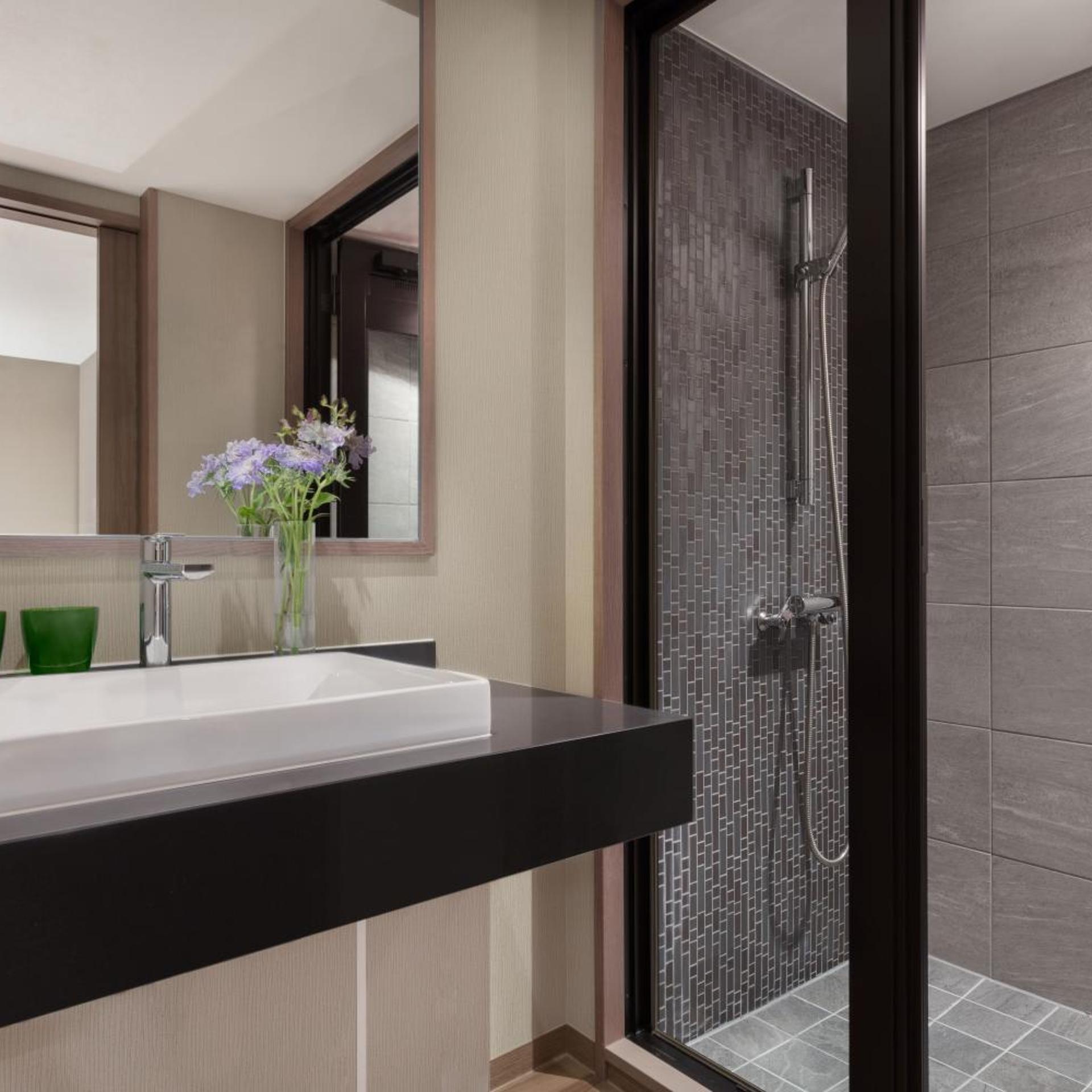 Guest Room, Deluxe, Twin Beds, Hot Spring Bath، Izu Marriott Hotel Shuzenji 6/6