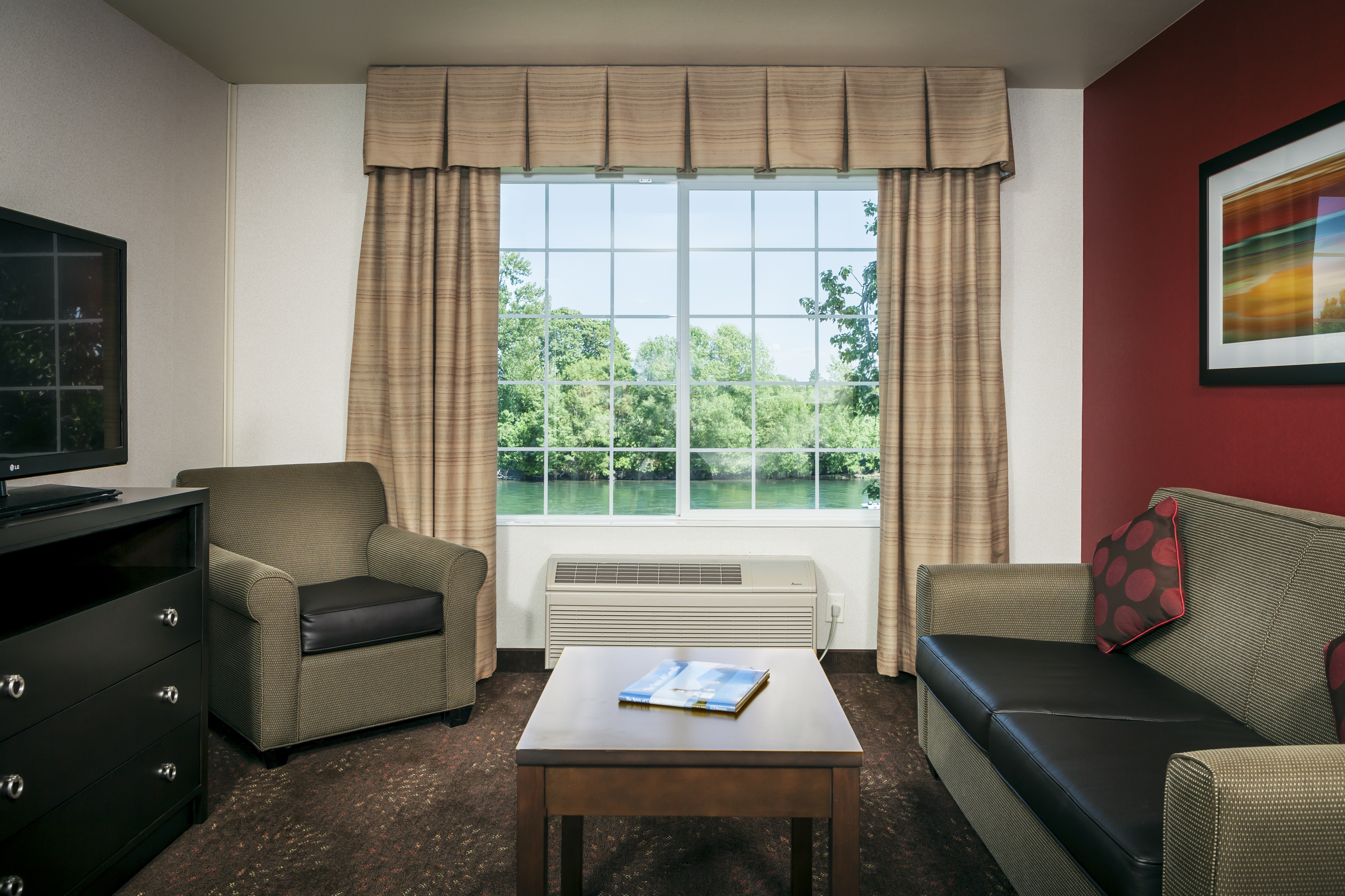 Holiday Inn Express Corvallis-On The River 53/76