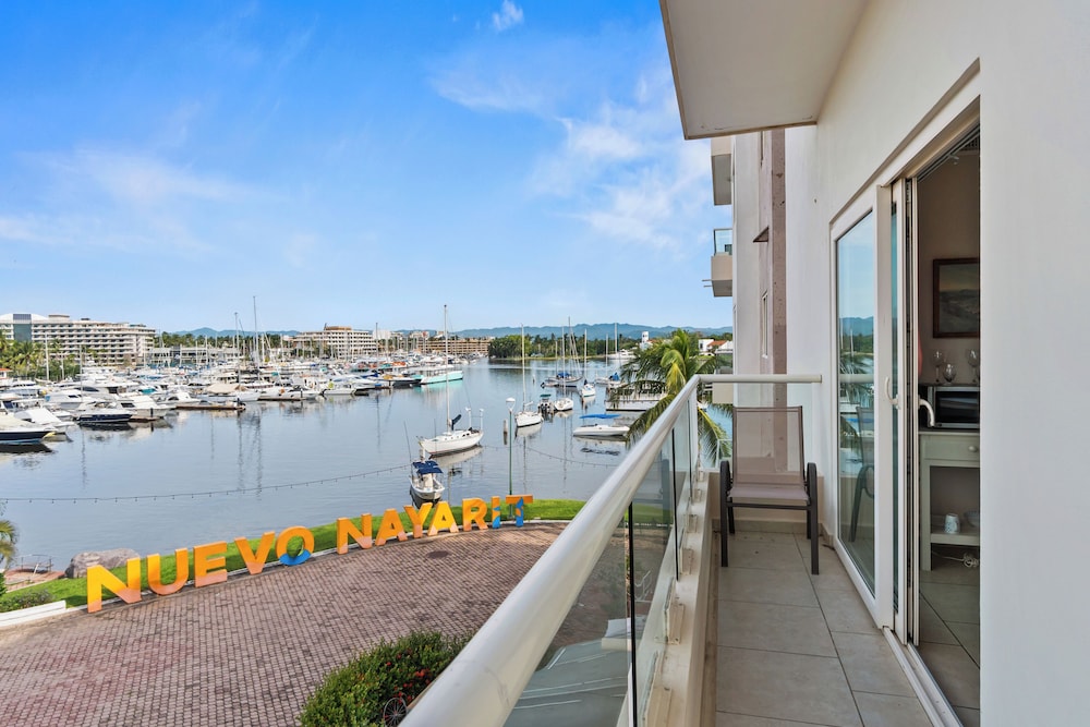 Hotel Boutique Marina Banderas 40/50