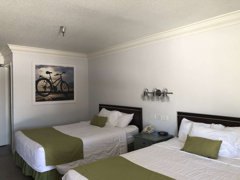 Days Inn by Wyndham Near City Of Hope 4/24