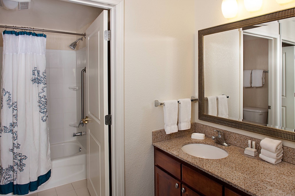 Residence Inn Long Island Holtsville 7/26