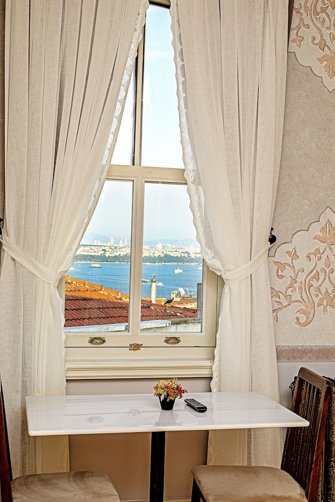 Panoramic, Suite, Murphy Bed, Queen Bed, Sea View، Meroddi Barnathan Hotel 6/8
