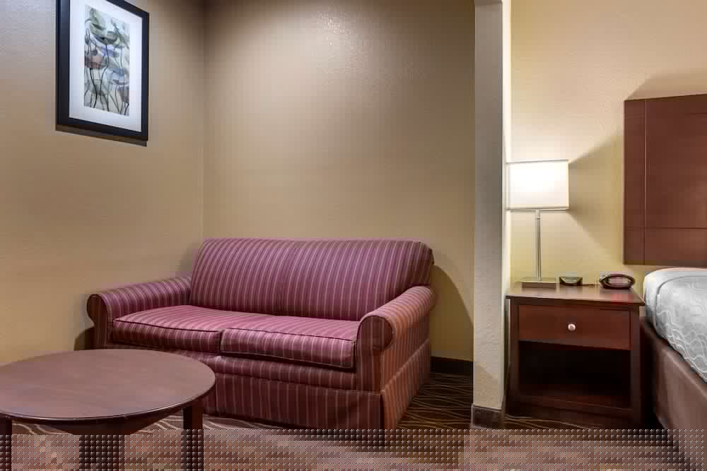 Best Western Plus Springfield Airport Inn 25/39