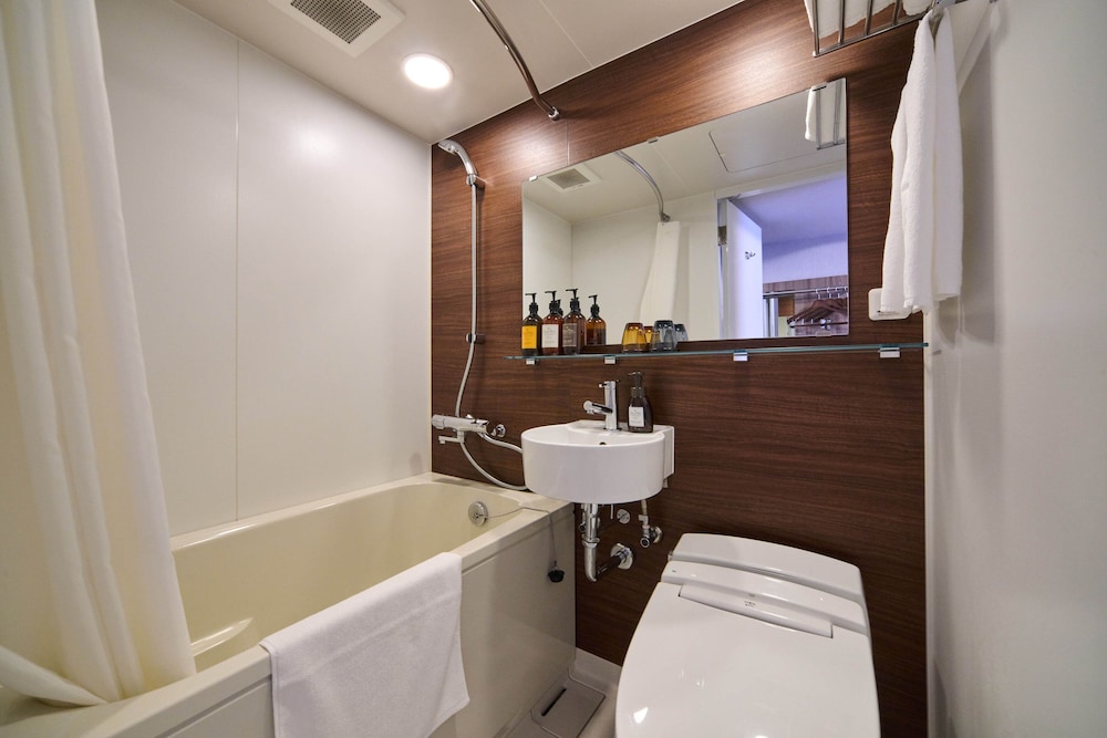 Hotel WBF Namba Motomachi 49/50