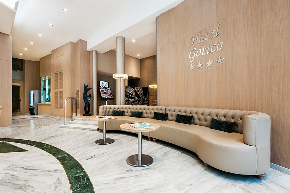 Gotico Hotel 14/77