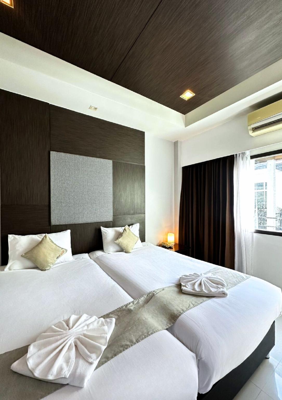 Standard, Twin Beds