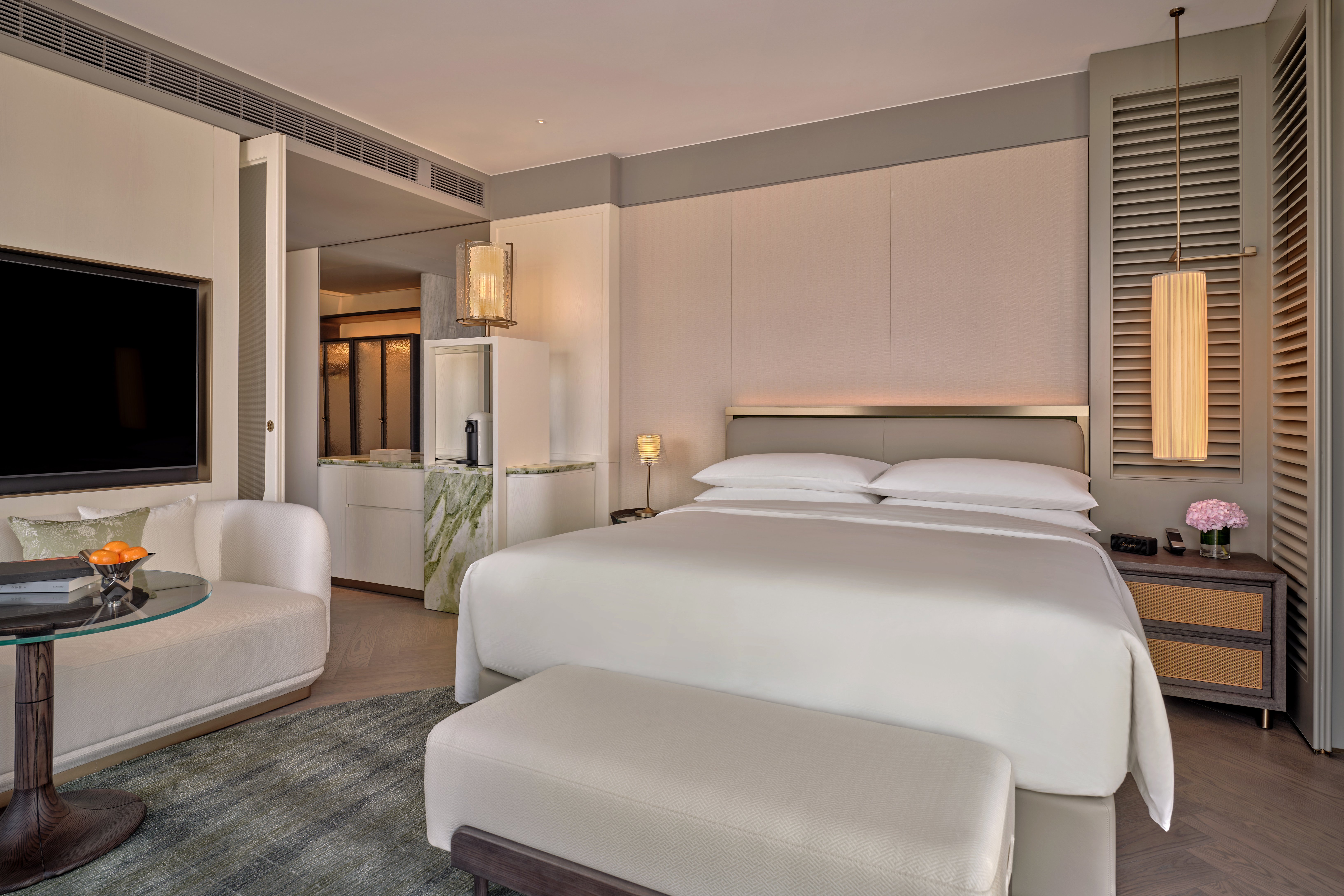 Oriental, Classic, King Bed, Pearl Tower View