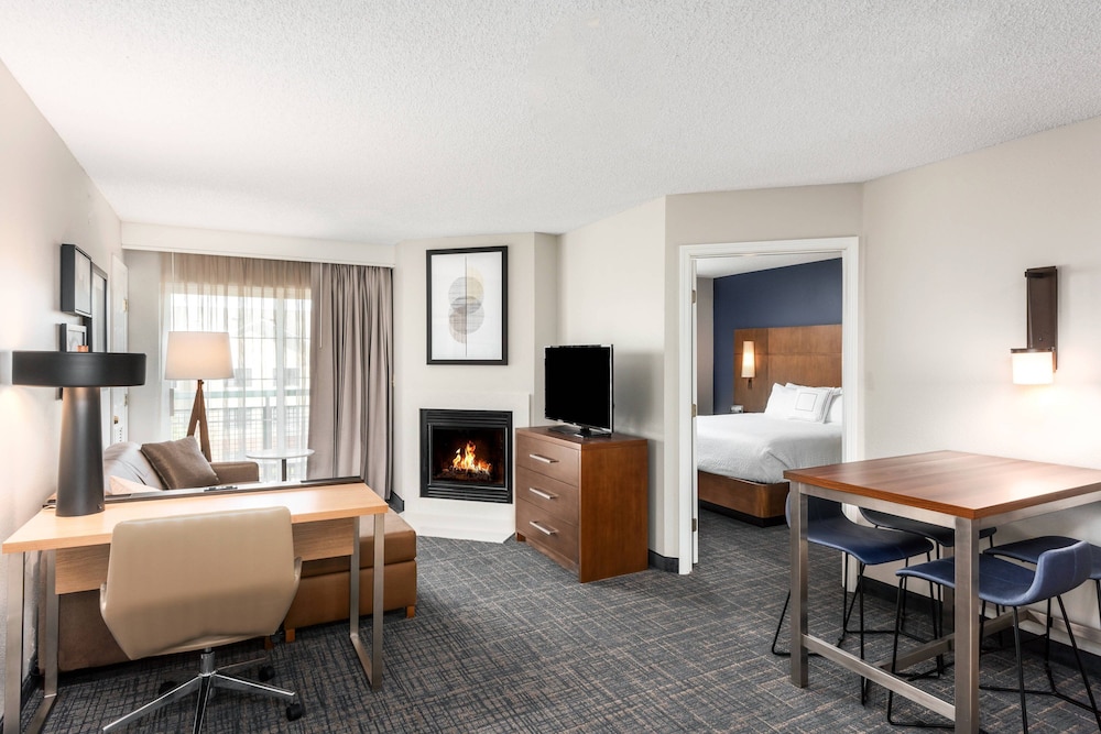Residence Inn by Marriott Springfield 12/27