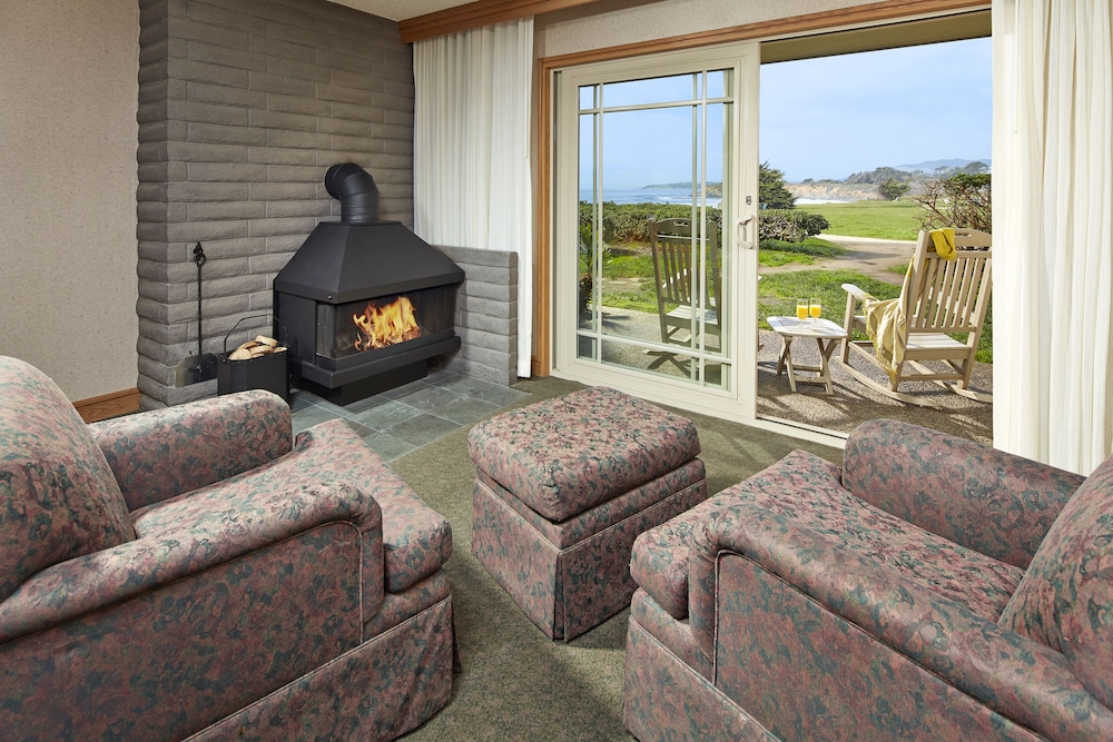 Cavalier Oceanfront Resort 38/67