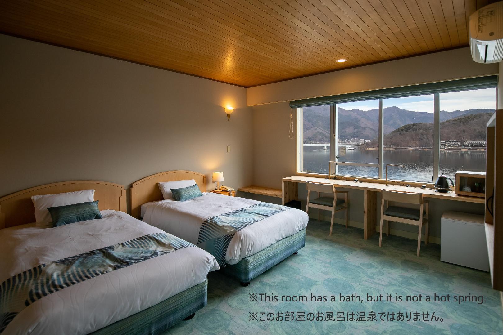 Western, Twin Beds, Lake View, West Wing