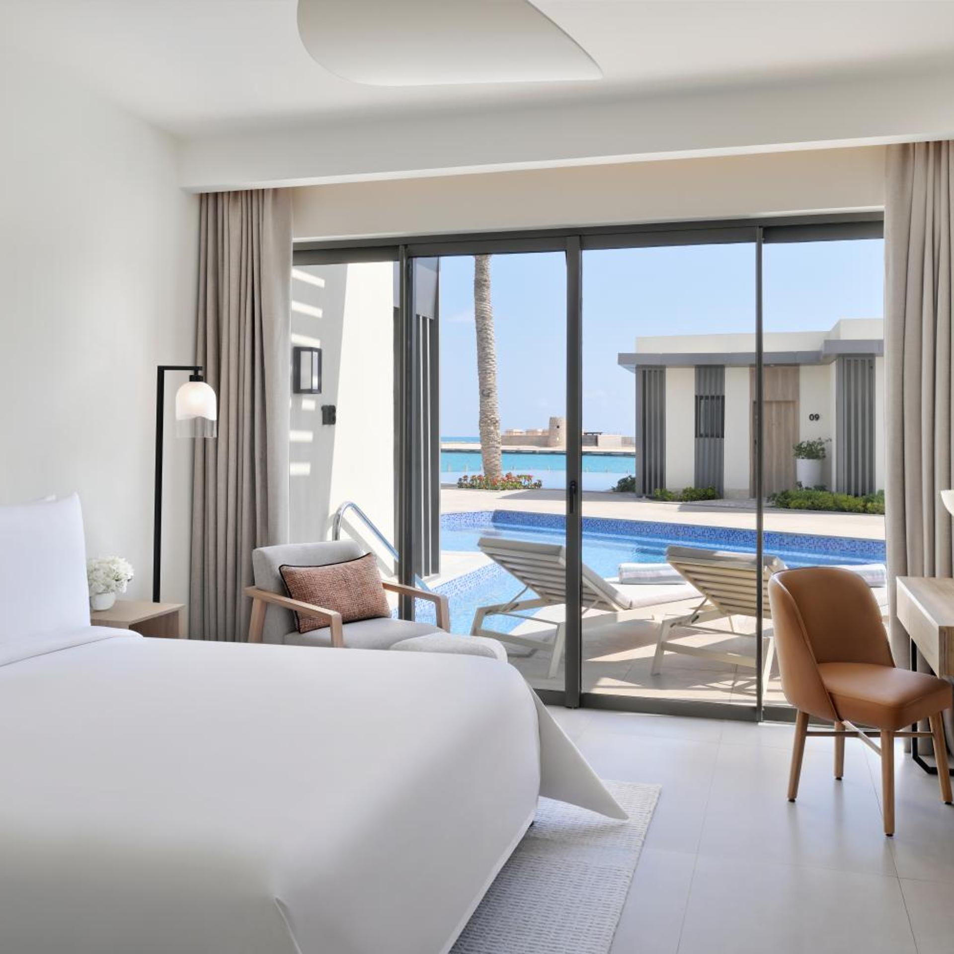Pool Cabana, King Bed