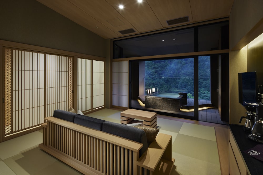Hotel Hatsuhana 32/55