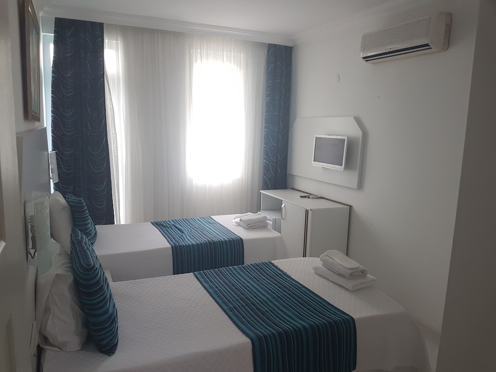 Teos Hotel 13/37