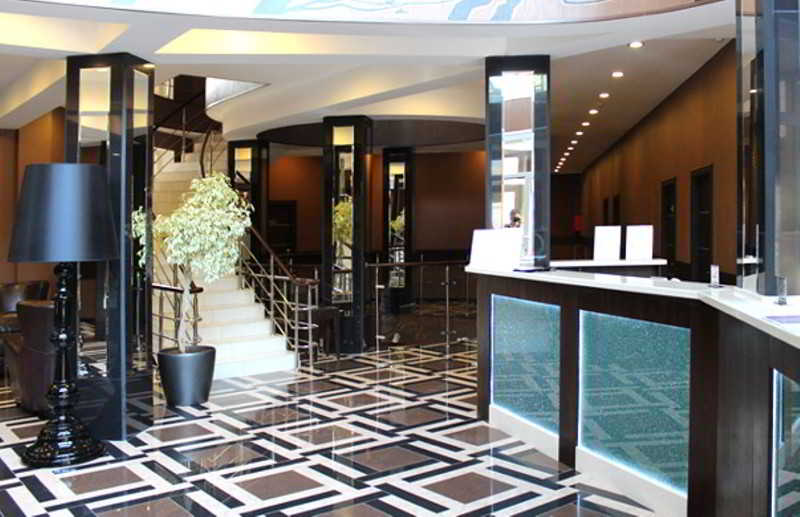 M GRAND HOTEL 5/15