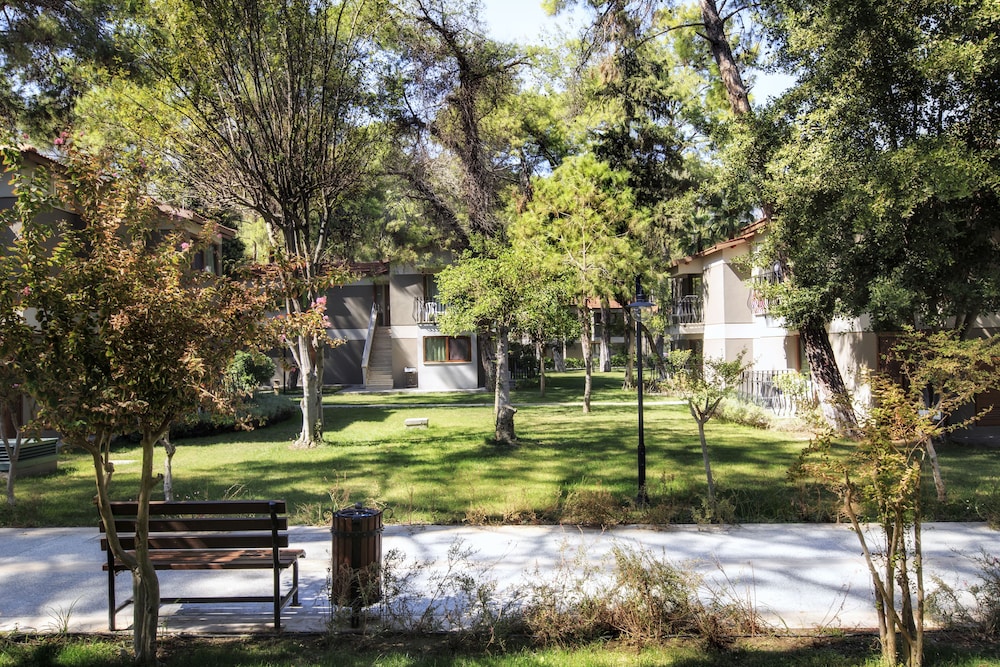 Kimeros Park Holiday Village 69/70