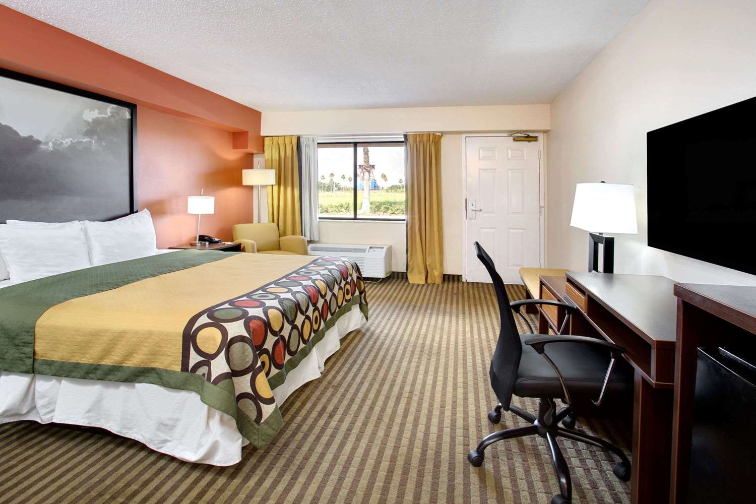 Orlando Inn International Drive Area 6/12