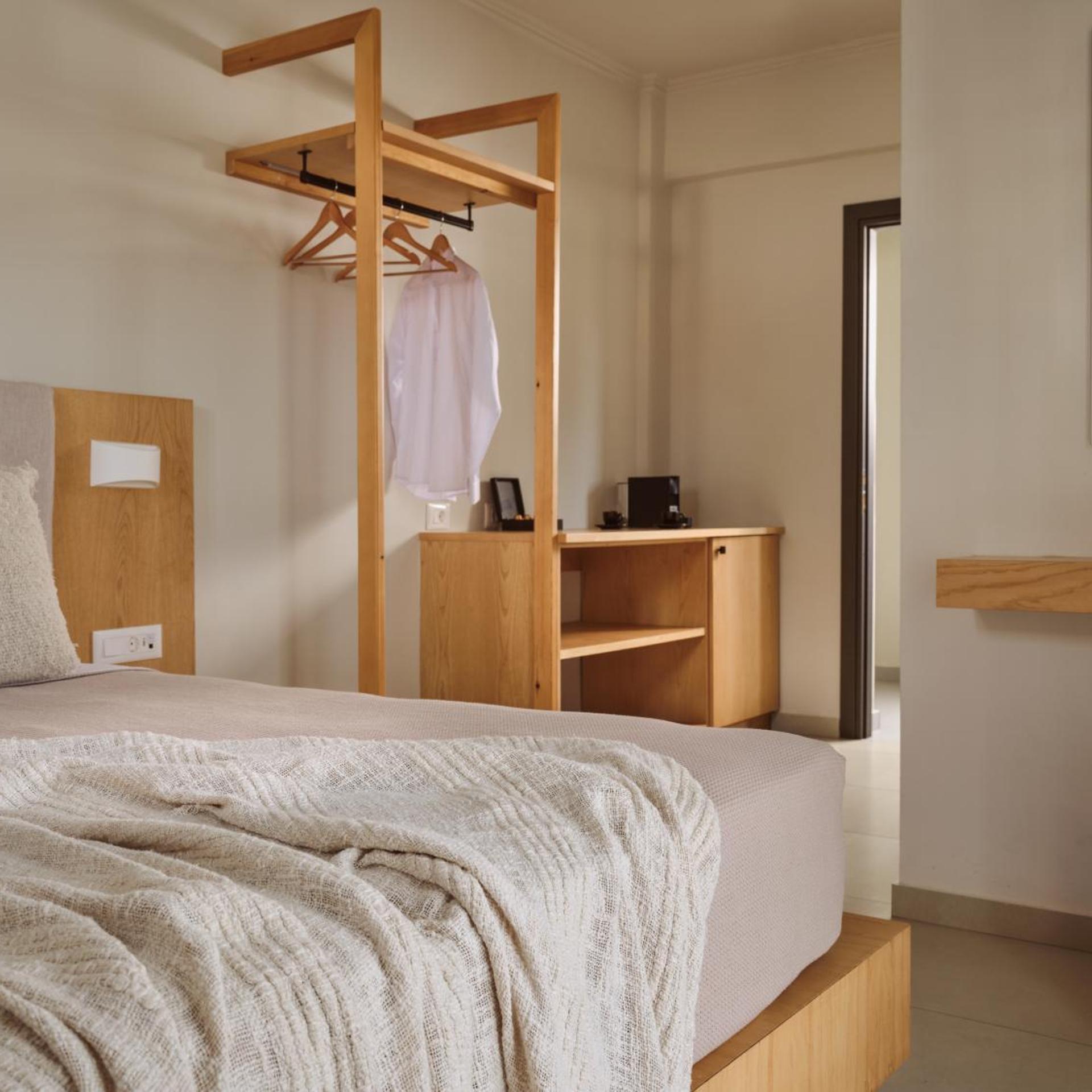 BUDGET, DOUBLE BED