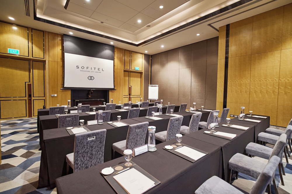 Sofitel Singapore City Centre 60/71