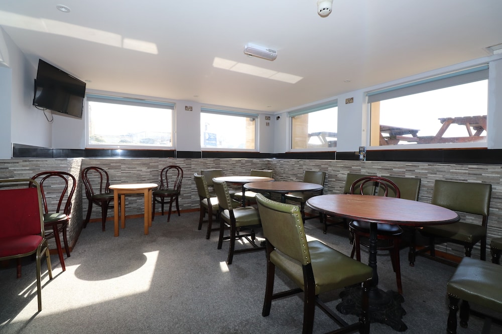 The Sandringham Hotel 31/48
