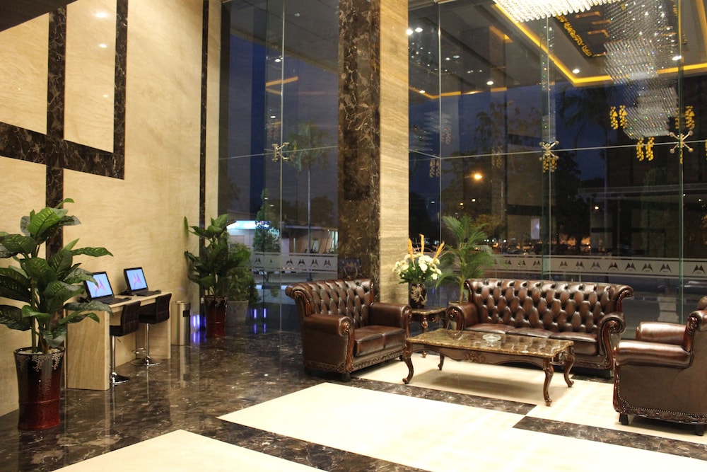 M One Hotel 7/52