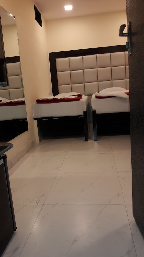 Hotel Janata 4/28