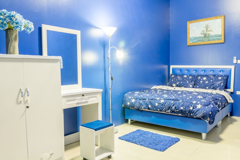 Iris Hostel 15/40