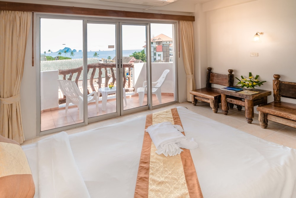 Ao Nang Sunset Hotel 12/34