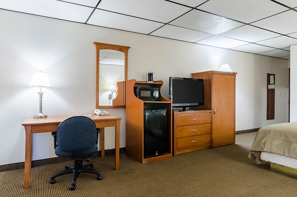Wyndham Garden Salina Conference Center 22/26