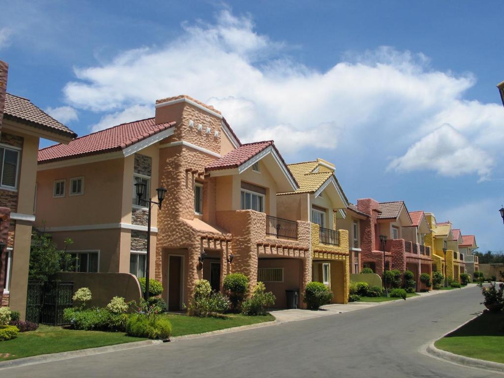 Crown Regency Suites Mactan in LAPU-LAPU
