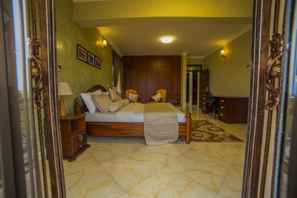 Greens Guest Homes 14/48