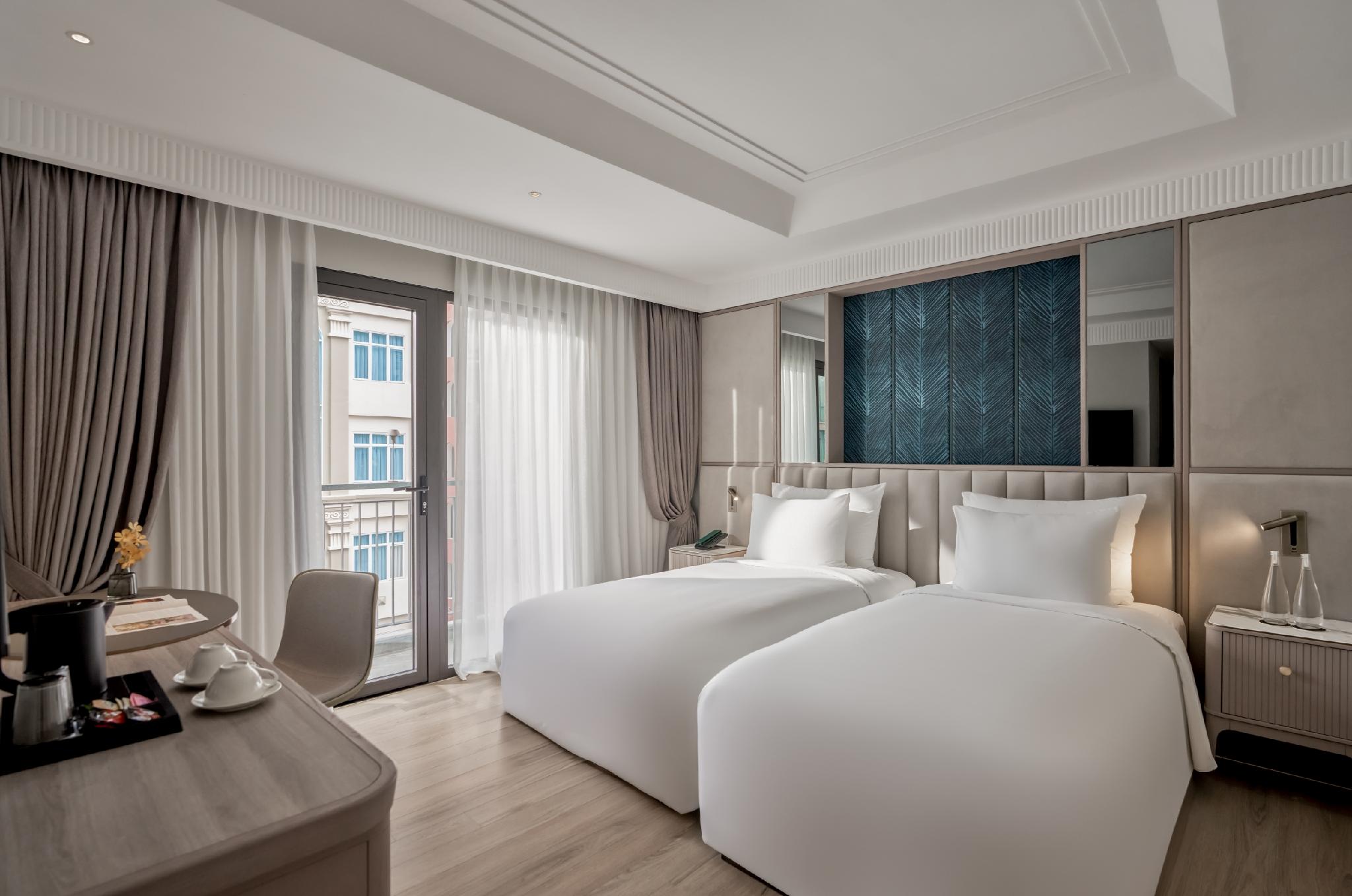 Junior Suite, French Balcony