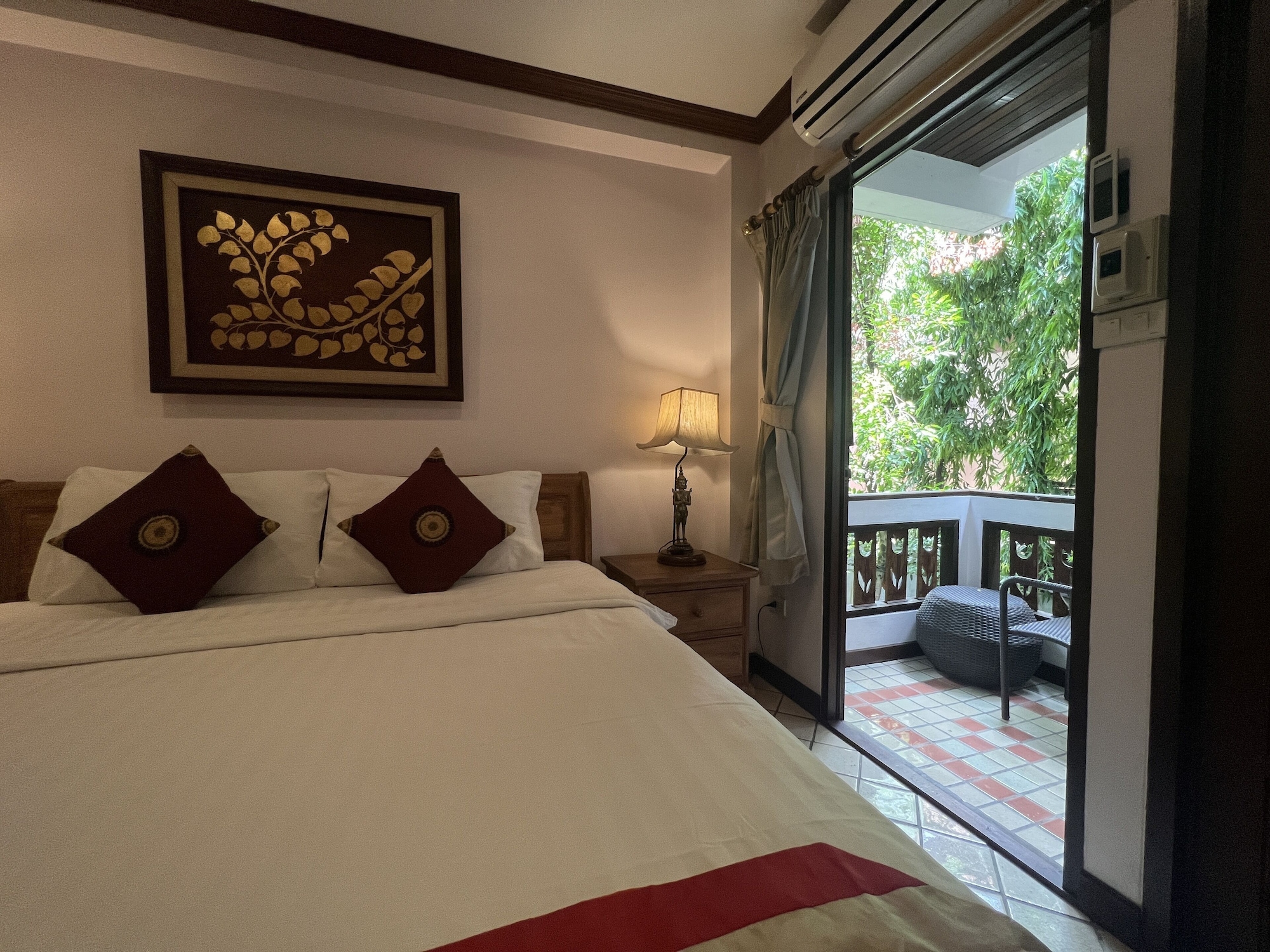 Room, King Bed, Balcony, Large