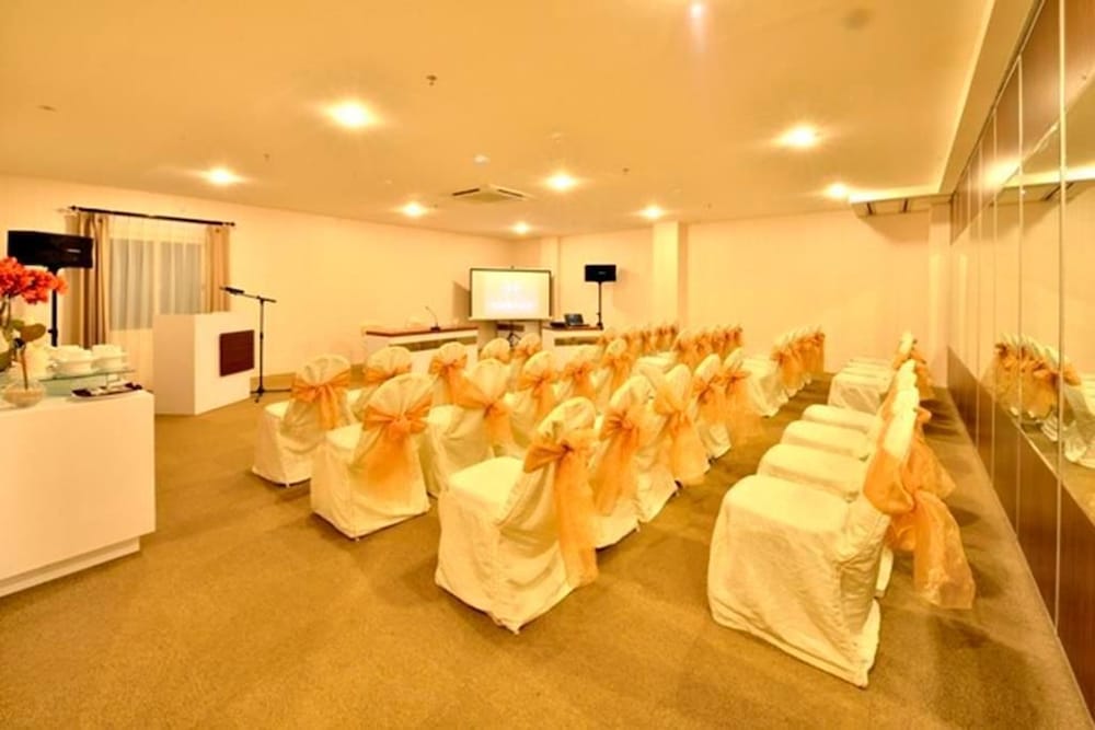 Best Hotel Kedungsari 25/42