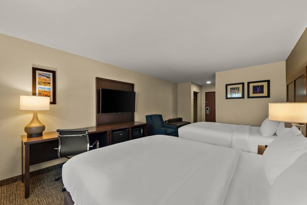 غرفة قياسية بسريرين كوين، Comfort Inn and Suites Atoka 4/6