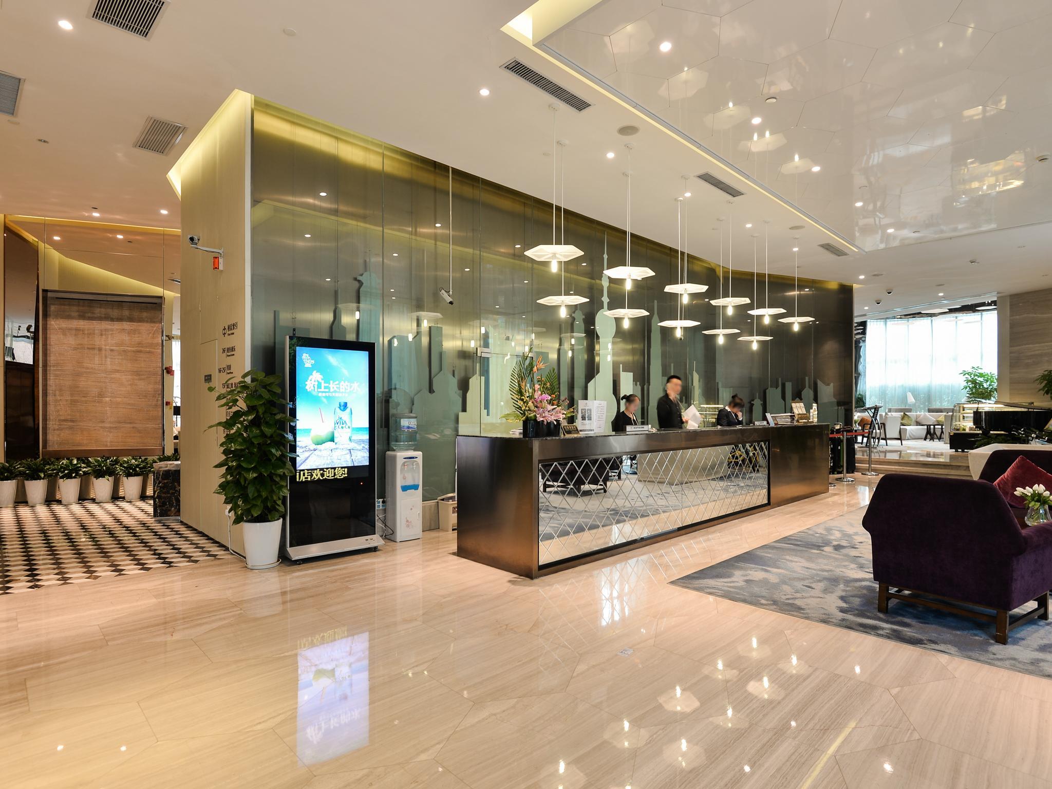 Shanghai Bund South China Harbour View 7/52