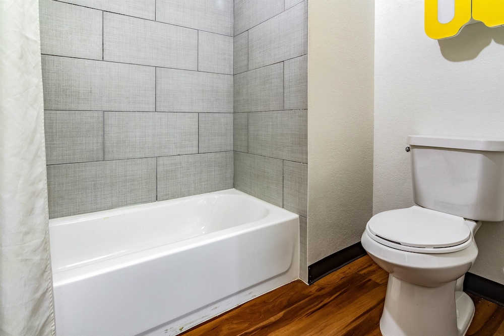 Extended Stay Pensacola 20/22