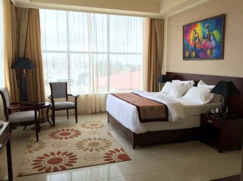 Royal Grand Hotel 21/64