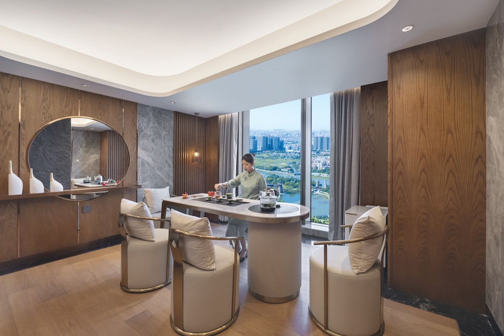 Oakwood Residence Foshan 26/50