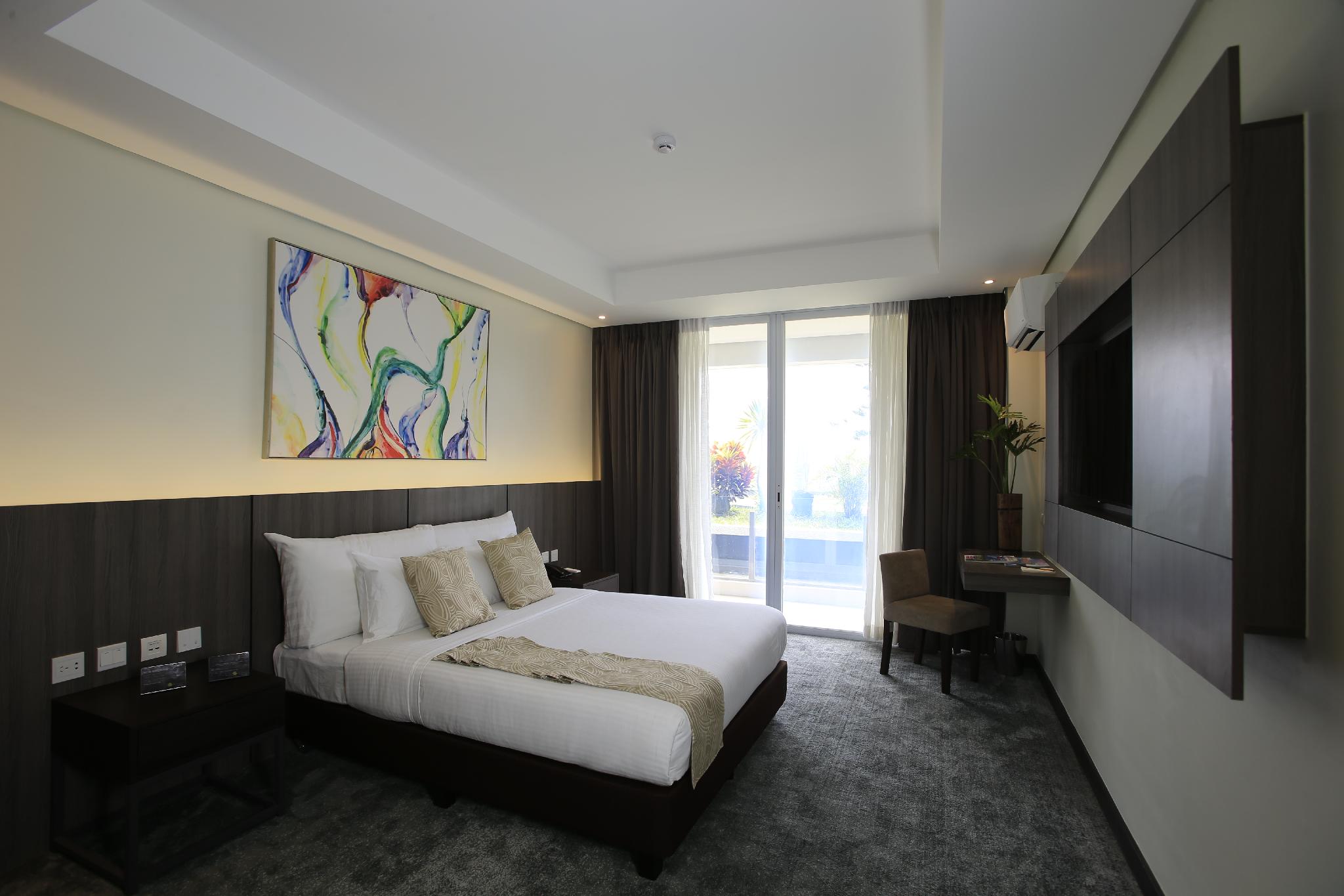 Deluxe, Double Bed, Hill Side