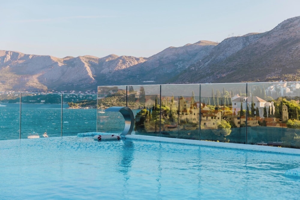 Hotel Cavtat 64/68