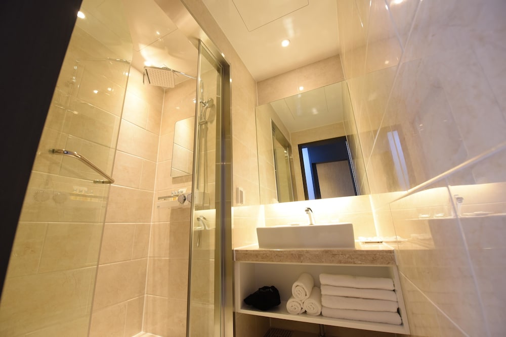 Artnouveau Suite Hotel 25/48