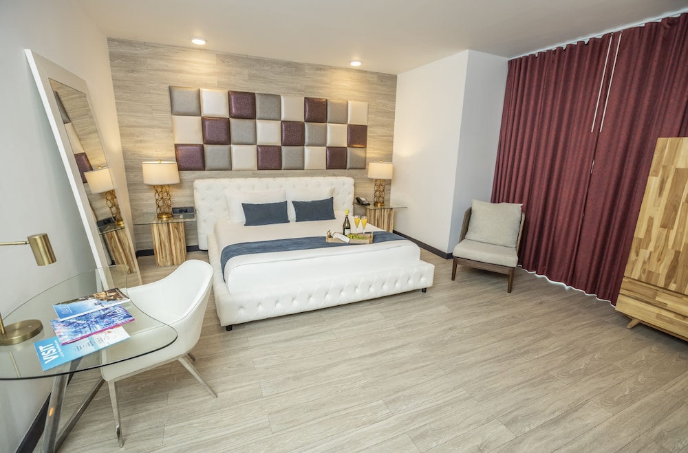 Catalina Hotel & Beach Club 17/70
