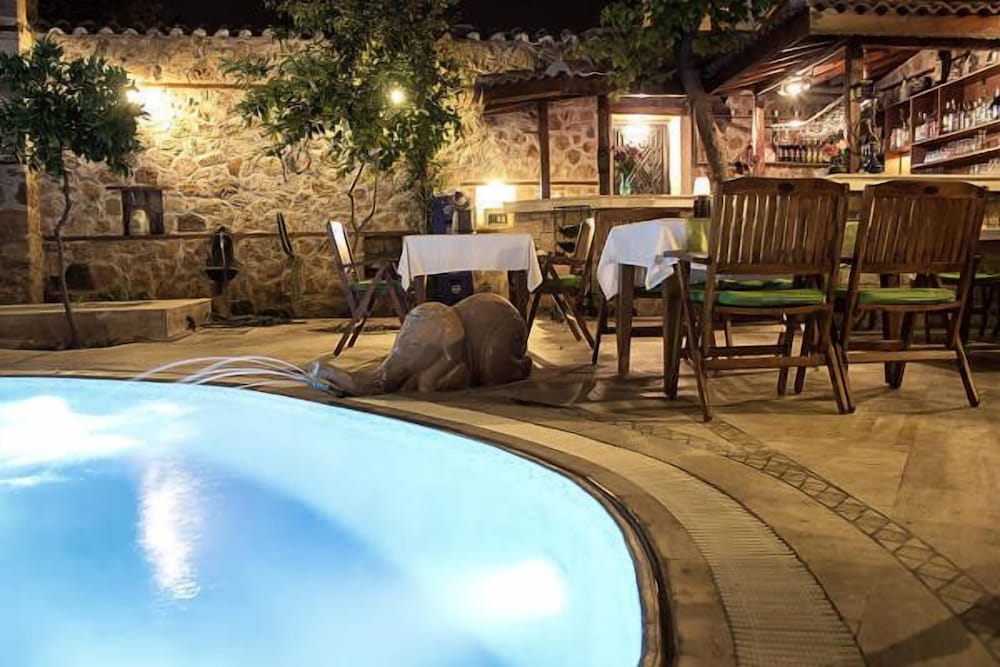 La Paloma Hotel 36/50